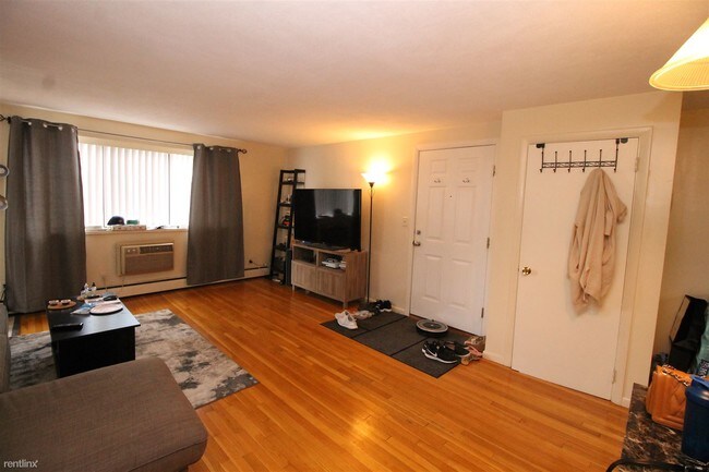 Foto del edificio - 2 br, 1 bath  - 80 Litchfield St # 5HG