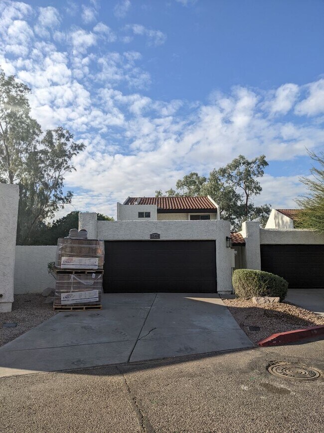 Building Photo - AMAZING REMODELED VILLA STYLE PATIO HOME I...