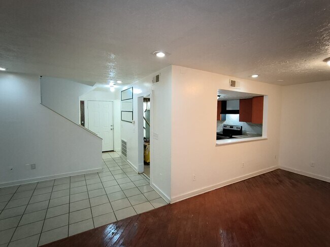 Foto del edificio - 3445 Cobbs Ferry Dr