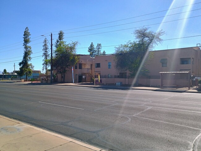 Photo - 6630 N 27th Ave (Phoenix, AZ) Apartment