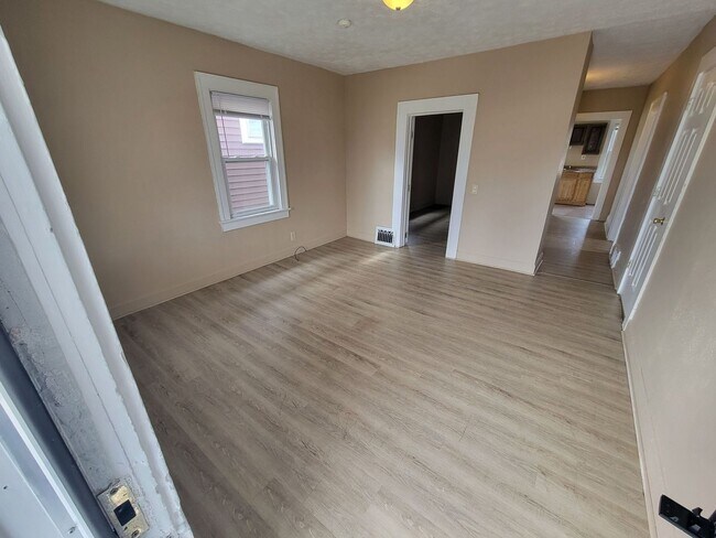 Foto del edificio - 1339 Parkamo Ave 3BR/1BA (Hamilton)