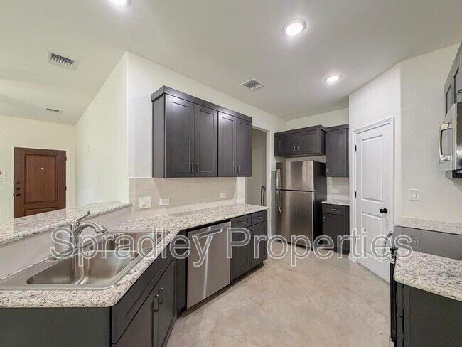 Foto del edificio - 201 Juniper Dr