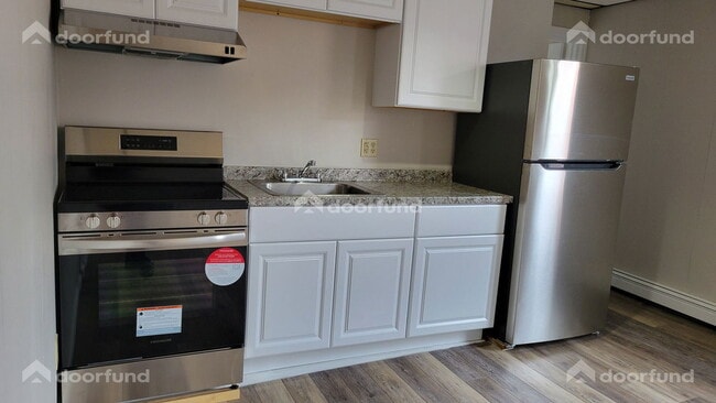 Building Photo - 290 Central St