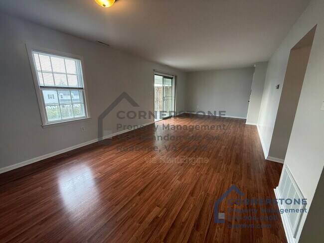Foto del edificio - 6503 Carefree Ln
