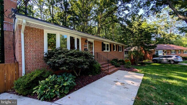 Foto del edificio - 5614 Rathbone Pl