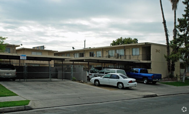 Building Photo - 240 N Calaveras St