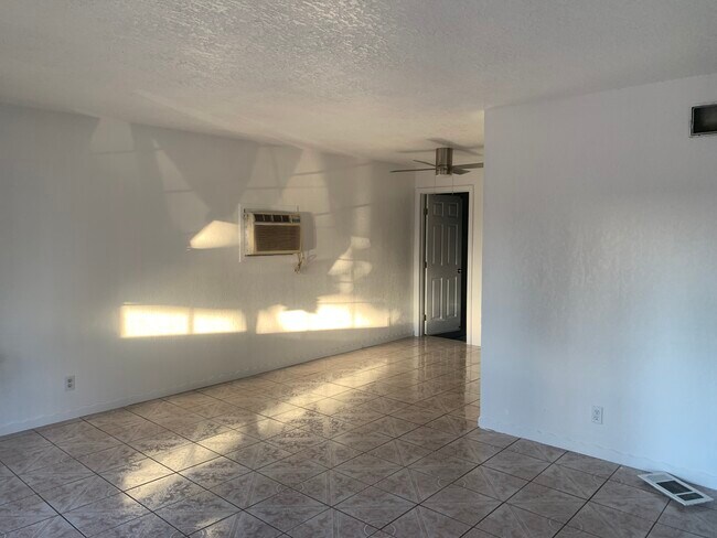 Foto del edificio - 2942 Vamana St