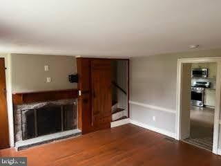 Building Photo - 857 Mearns Rd