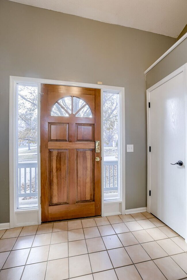 Foto del edificio - Don't Miss This 3 Bedroom In Rose Garden E...