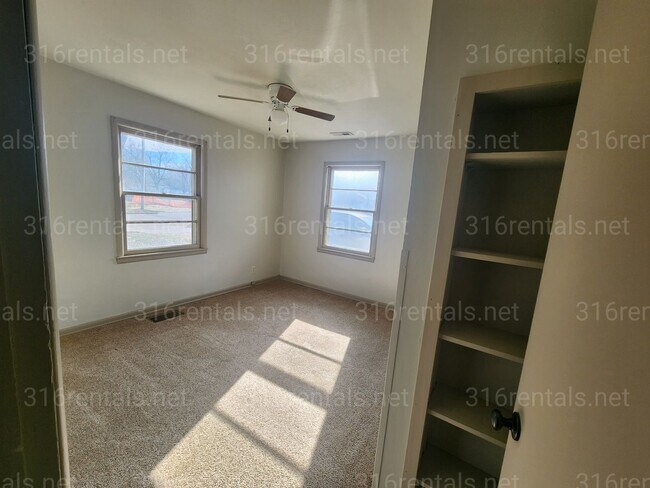 Foto del edificio - $1195 - 3 bedroom / 1 bathroom - Single Family Home