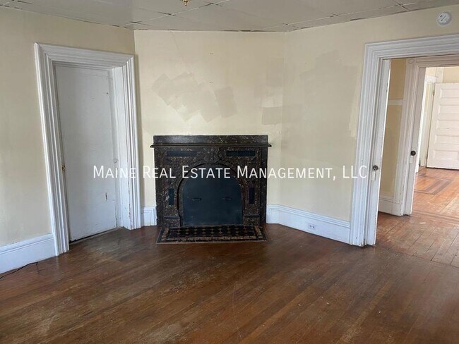 Building Photo - 36 3rd St