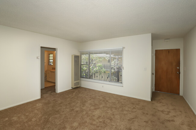 Building Photo - 263 Grandview St