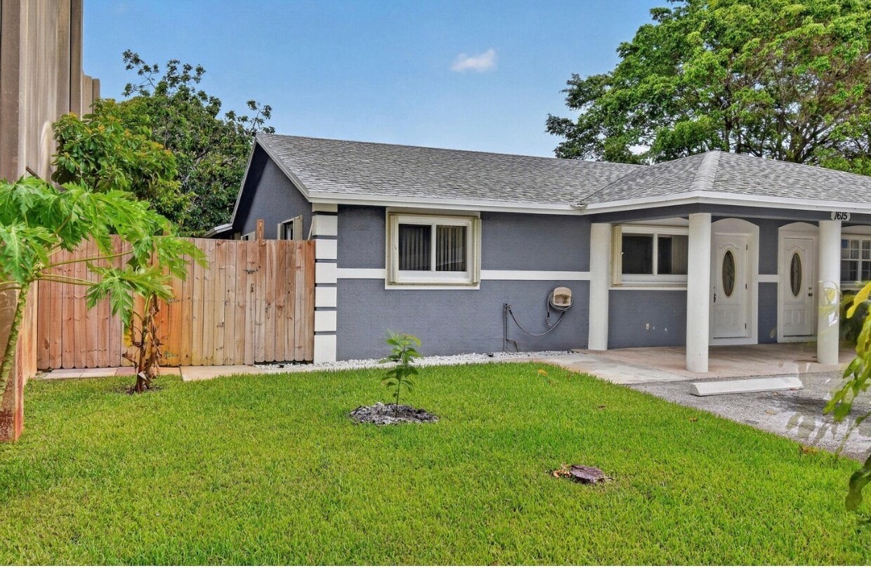 Photo - 1615 Shirley Ct (Lantana, FL)