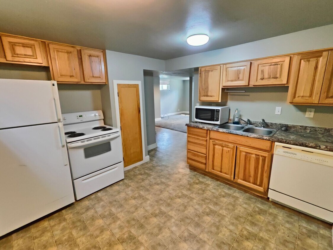 Primary Photo - 213 E Coatsville Ave