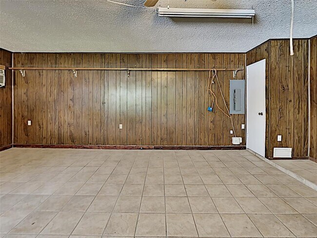 Building Photo - 3730 O Henry Dr