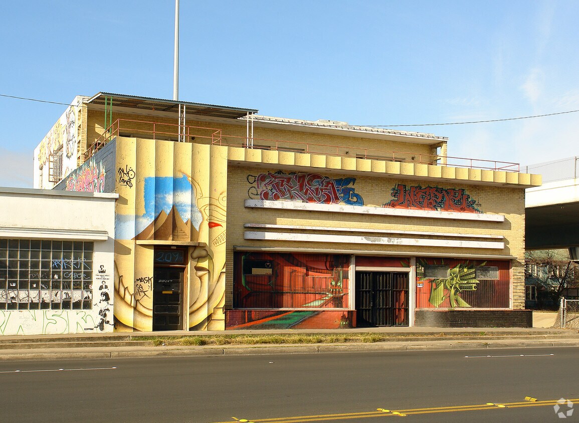 Foto del edificio - 209-211 San Pedro Ave