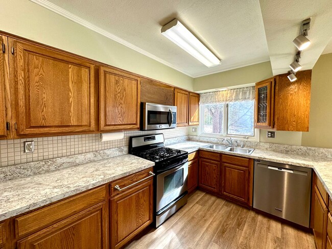Building Photo - BRAND NEW REMODEL!