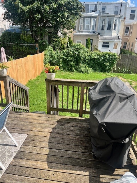 backyard with deck - 119 Seville St