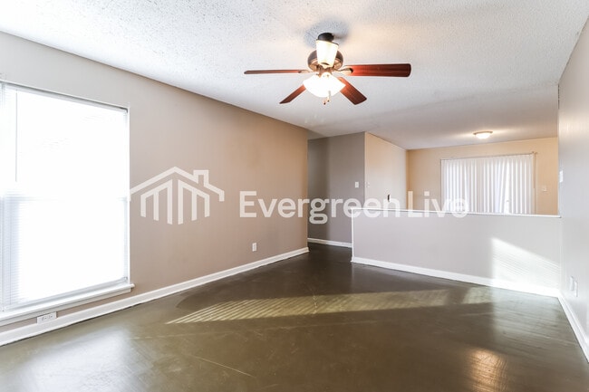 Foto del edificio - 5024 Lynn Ln