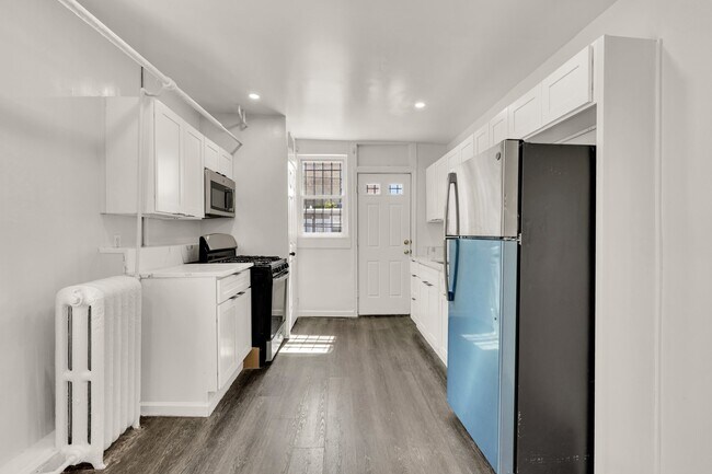 Foto del edificio - 810 Otis Pl NW