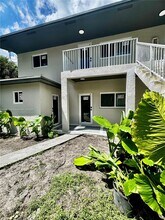 Building Photo - 1460 SW 24th Ct