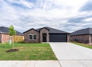 Building Photo - 813 Heeler Ave