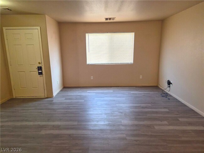 Building Photo - 1080 Hall Ave