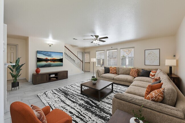 Foto del edificio - 8027 Saffron Ln