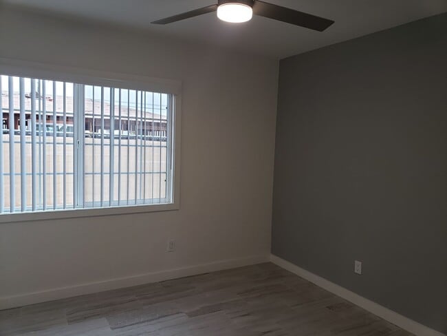 Building Photo - Newly Remodeled 1 Bedroom Unit in Orange