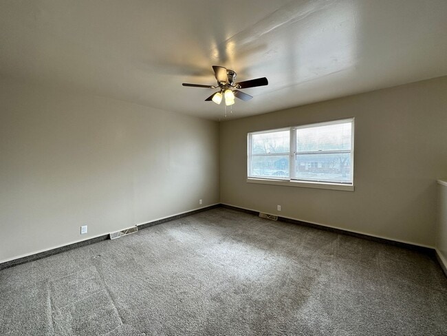 Foto del edificio - 2469 S St Clair St