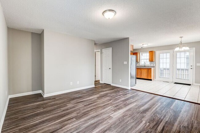 Building Photo - SW Home, Appliances, All Electric, Wrap ar...