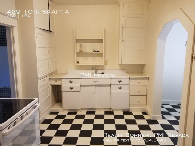 Building Photo - 429 10th St