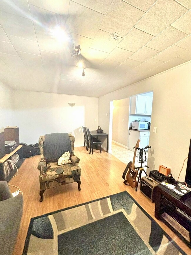 Building Photo - 53 Jennings Dr