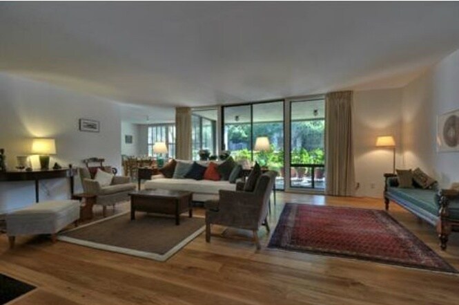 Primary Photo - 300 Sand Hill Cir