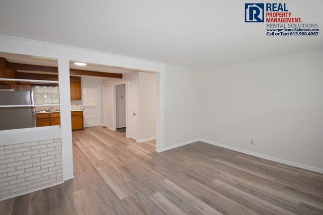 Building Photo - 1513 Lakeshore Dr
