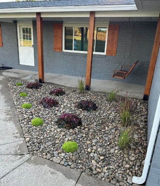 Porche delantero cubierto de nueva construcción - 2751 Hart Rd