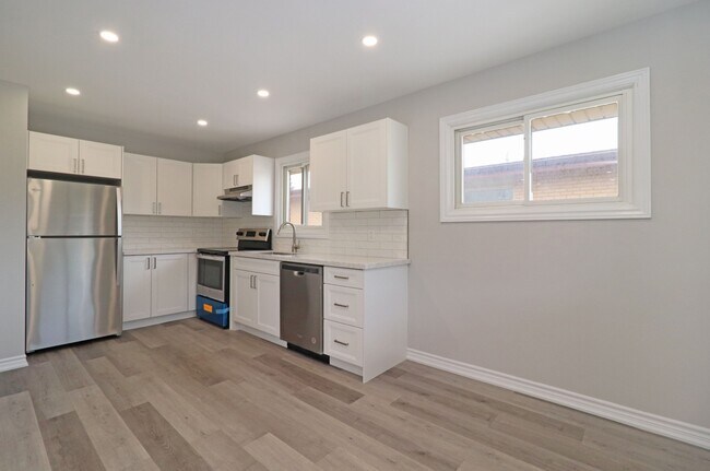 Building Photo - 6 Rockcliffe St