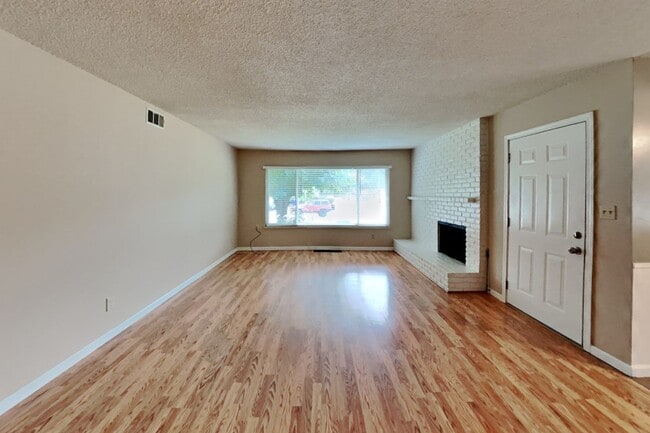 Photo - 10251029wo Apartment