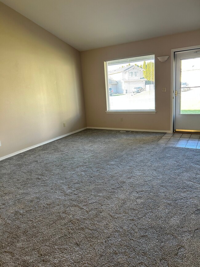 Foto del edificio - 4210 Nola Loop Rd