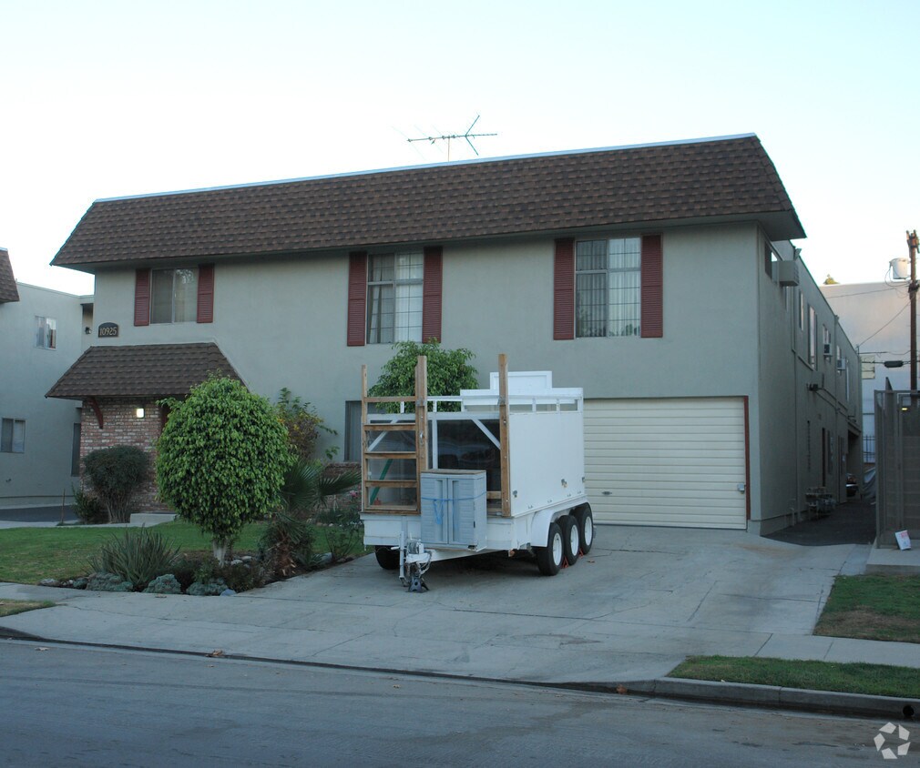 Foto del edificio - 10925 Peachgrove St