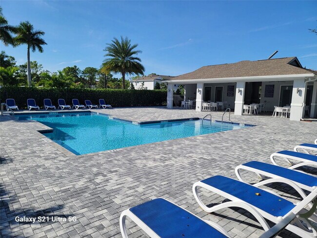 Foto del edificio - 4518 Dow Ln