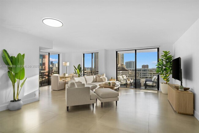 Foto del edificio - 3300 NE 191st St