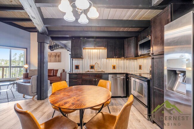 Foto del edificio - Treehouse Condo - 3rd floor Modern 2 Bedro...