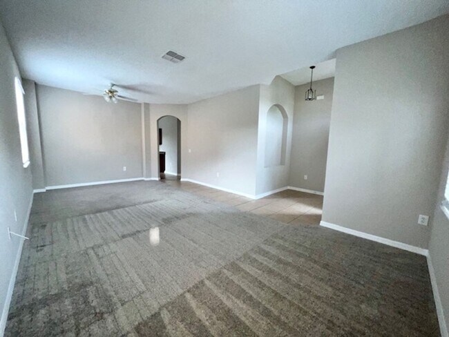 Foto del edificio - 9240 Black Hawk Ct