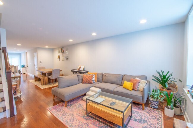 Photo - Beautiful Point Breeze Townhome