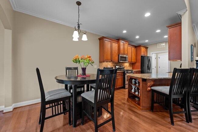 Foto del edificio - 1923 Strathmore Dr