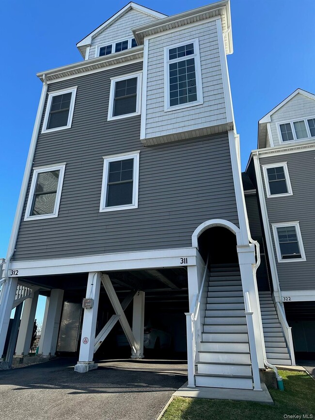 Building Photo - 311 Marina Pointe Dr