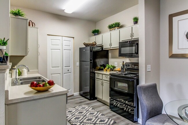 Kitchen - Lago Del Mar