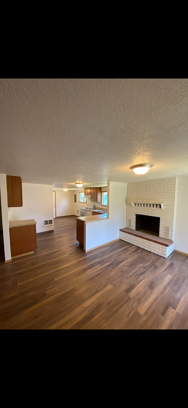 Foto del edificio - 679 SW Douglas St