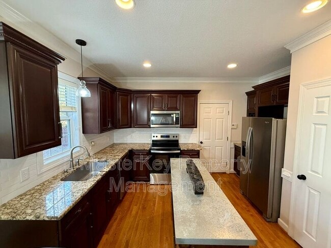 Building Photo - 6425 Cross Ridge Dr